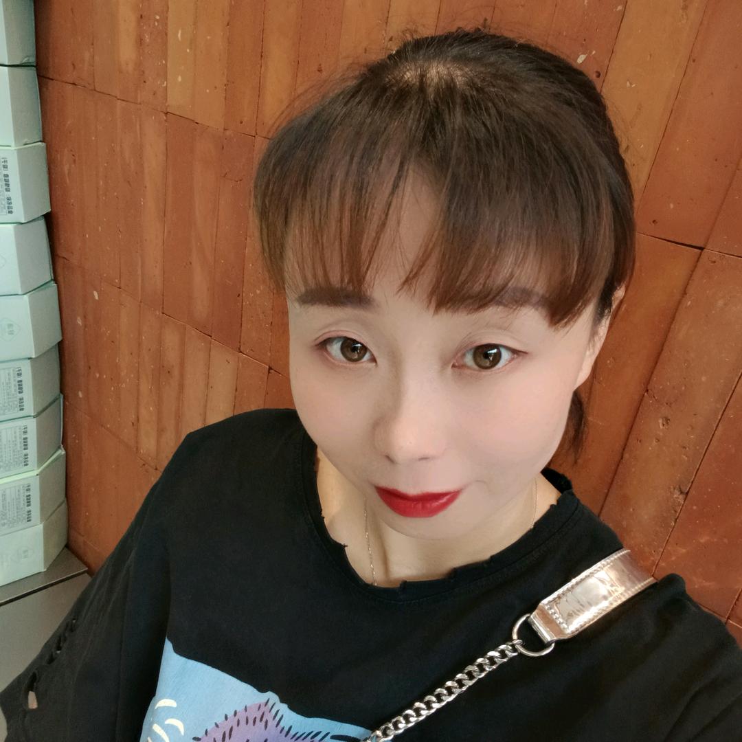 白云宝庆银楼丁荣荣