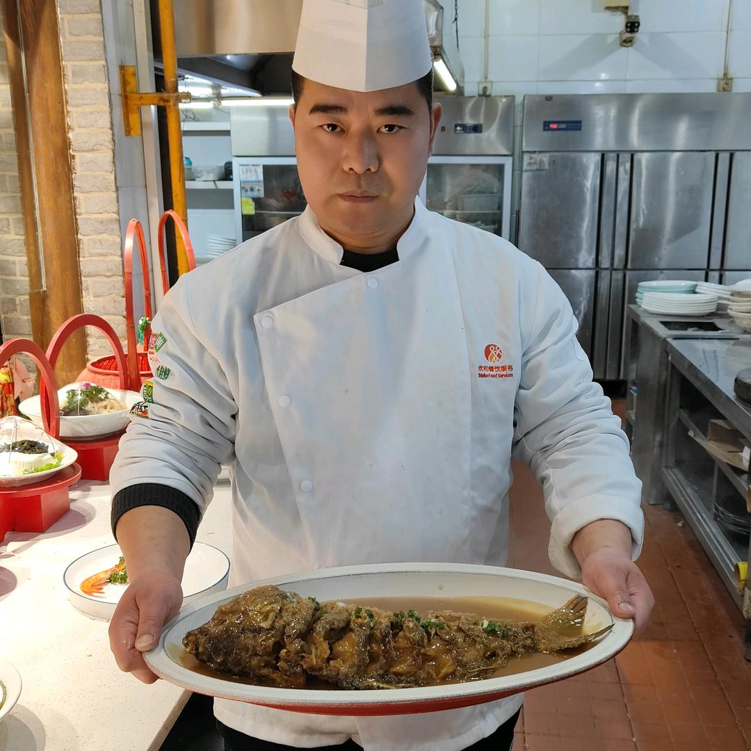 南阳市卧龙区大刀舅外婆石饼村餐饮店