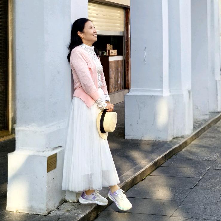 蓉儿花开 （63年兔 ）