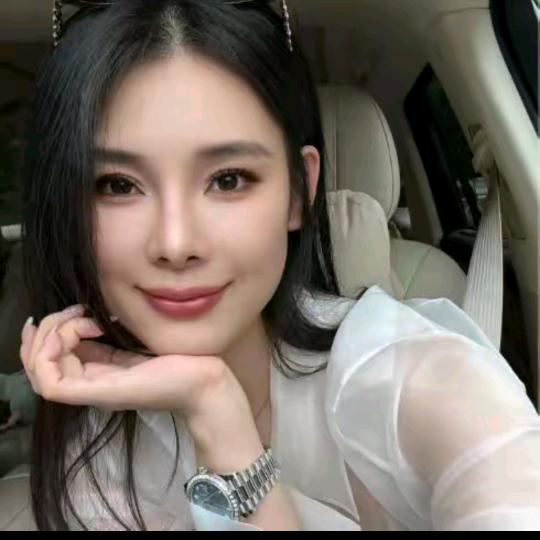 LYNEE七月-每日穿搭