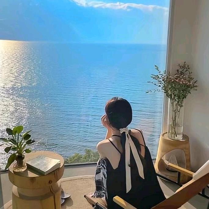 跨境小薇（每晚19点准时直播）