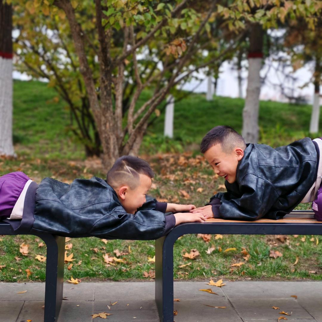 谁家还没对双胞胎