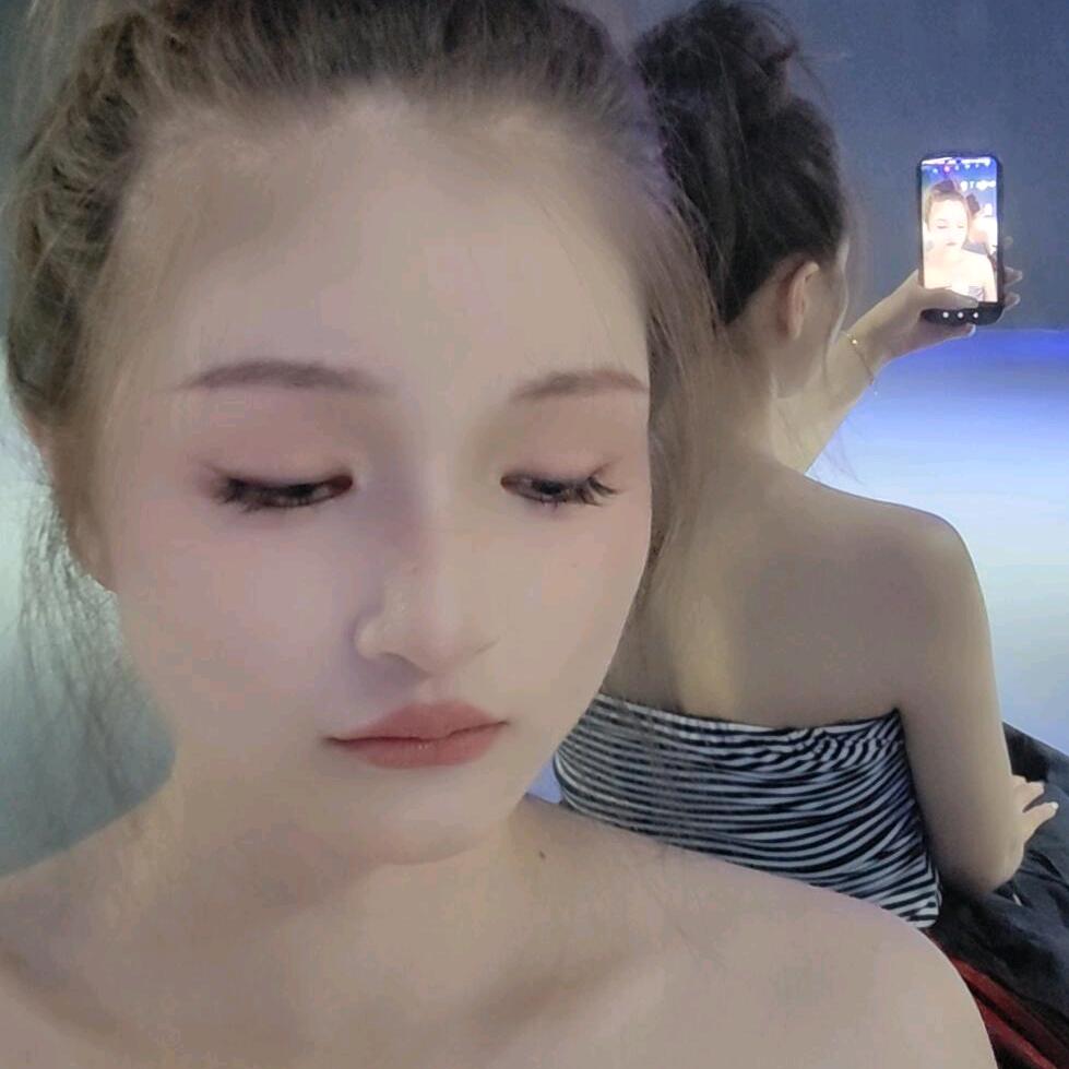 七七