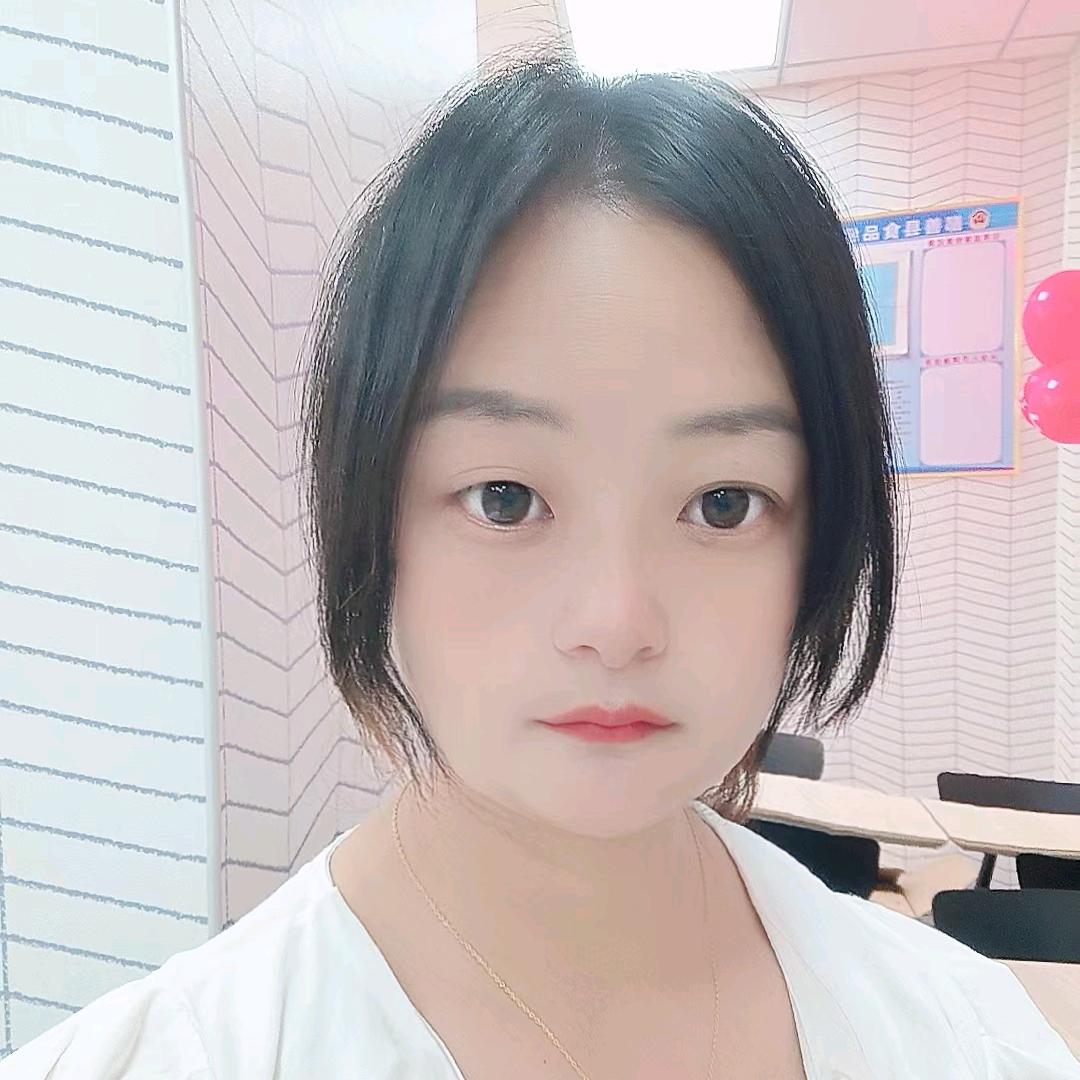 欢欢（三草两木店）陪妈妈打小怪兽中