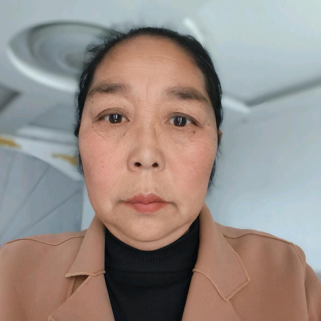 俩孩子的奶奶