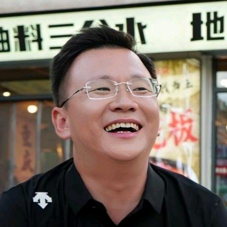 路艺文（齐大叔咕咕老火锅）