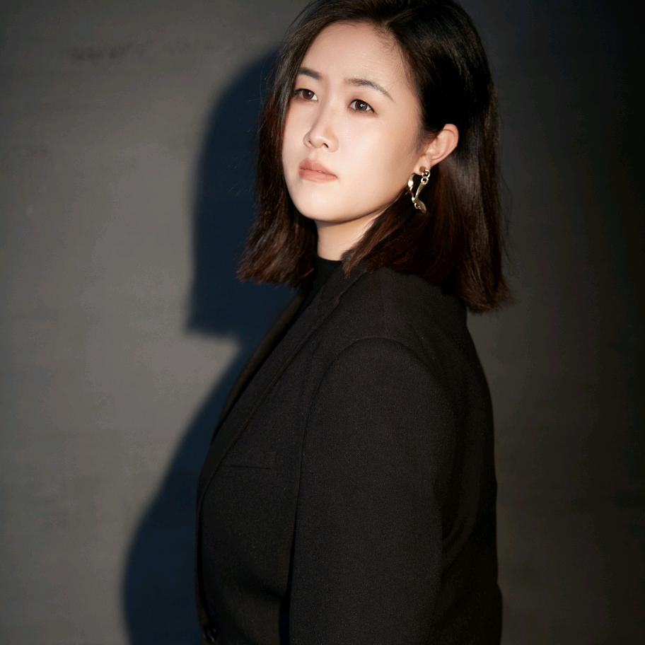 是静妮妮妮呀