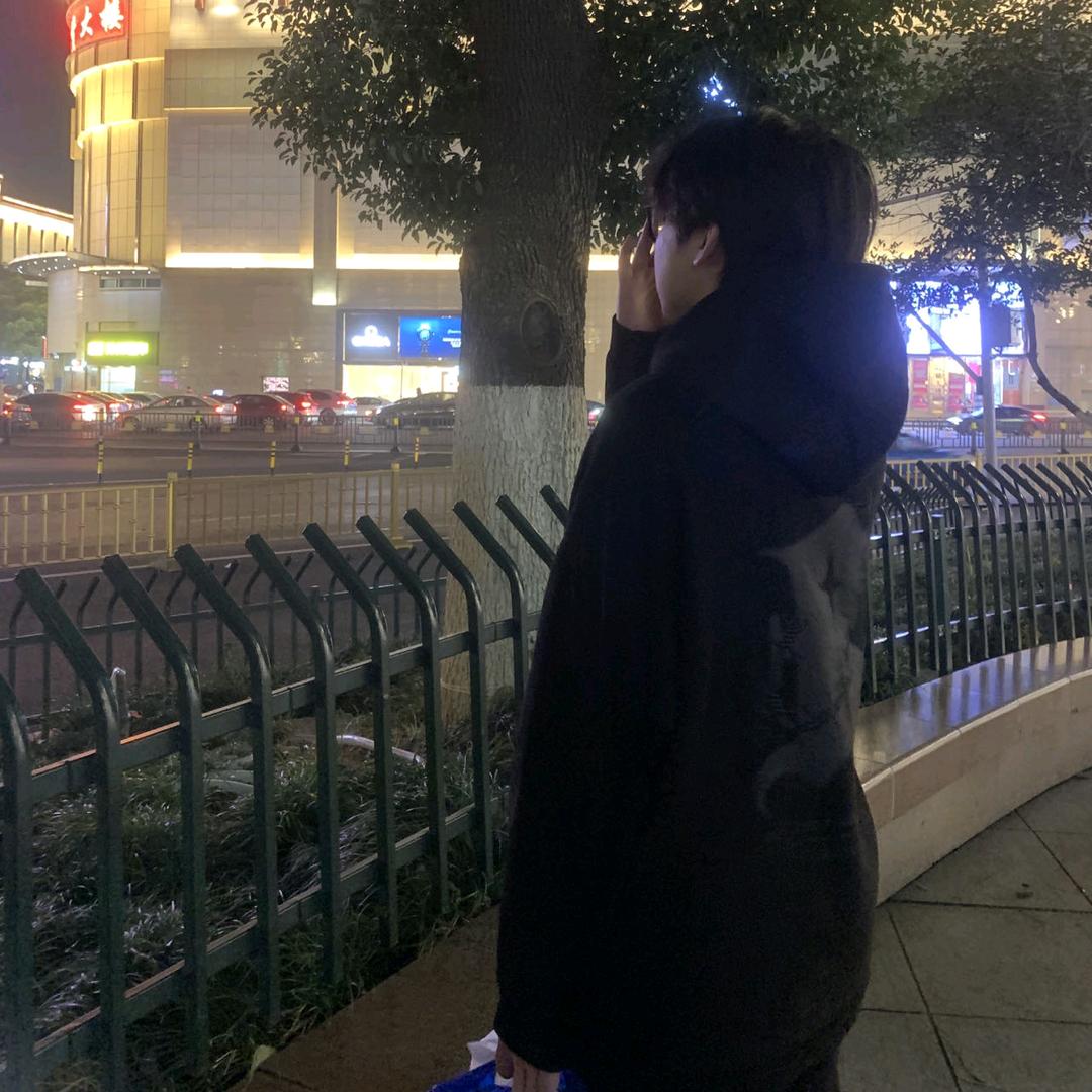 T.I凤年