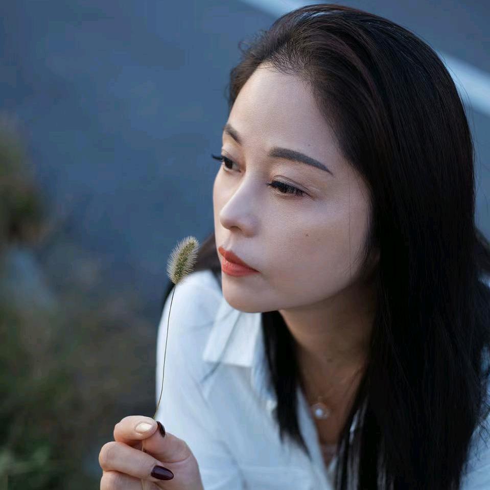 爱诺伊轻疗肤—爱蕊