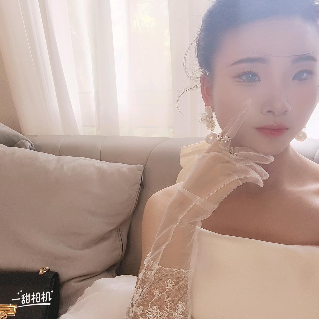酷酷女.