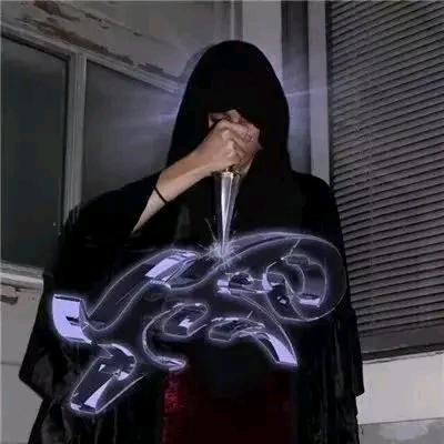 ╭( ′• o •′ )╭☞就是他！