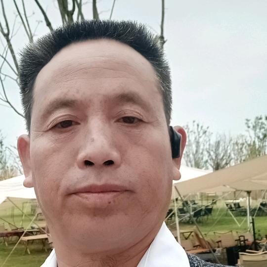 文武风口浪尖的人。