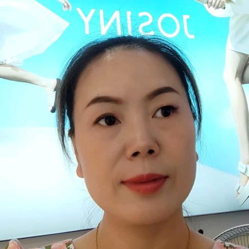 卓诗尼（汉阴解放路形象店）小玉儿