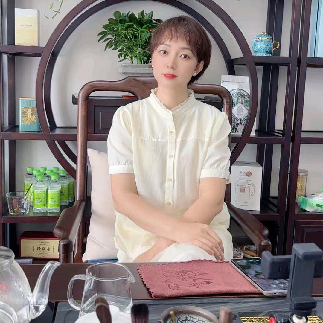 愈享华耀城店小助理