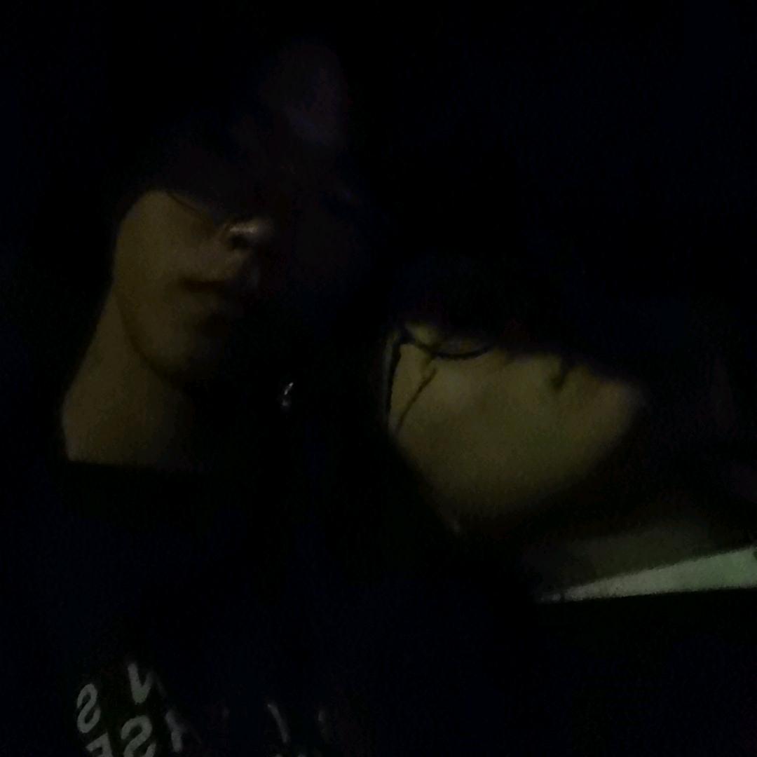 嗯咯