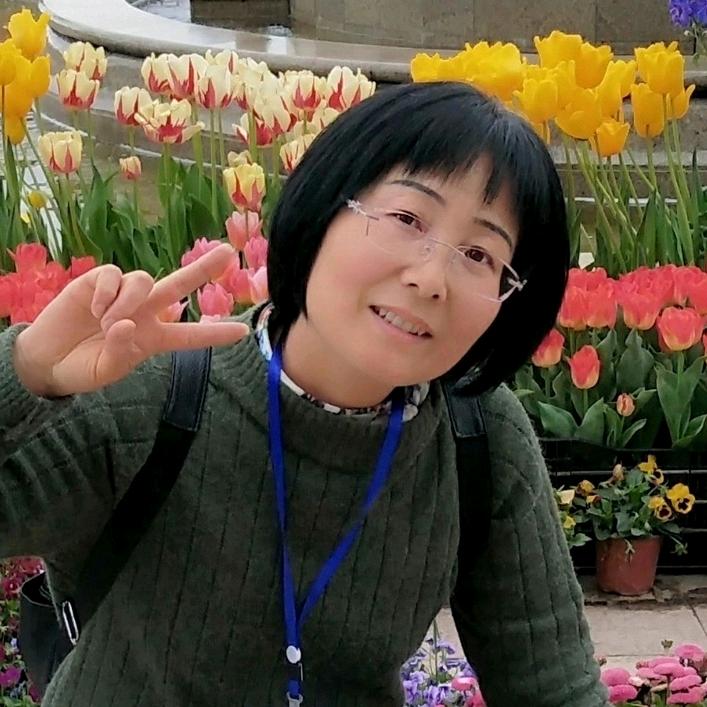 小霞姐下午13：30首播