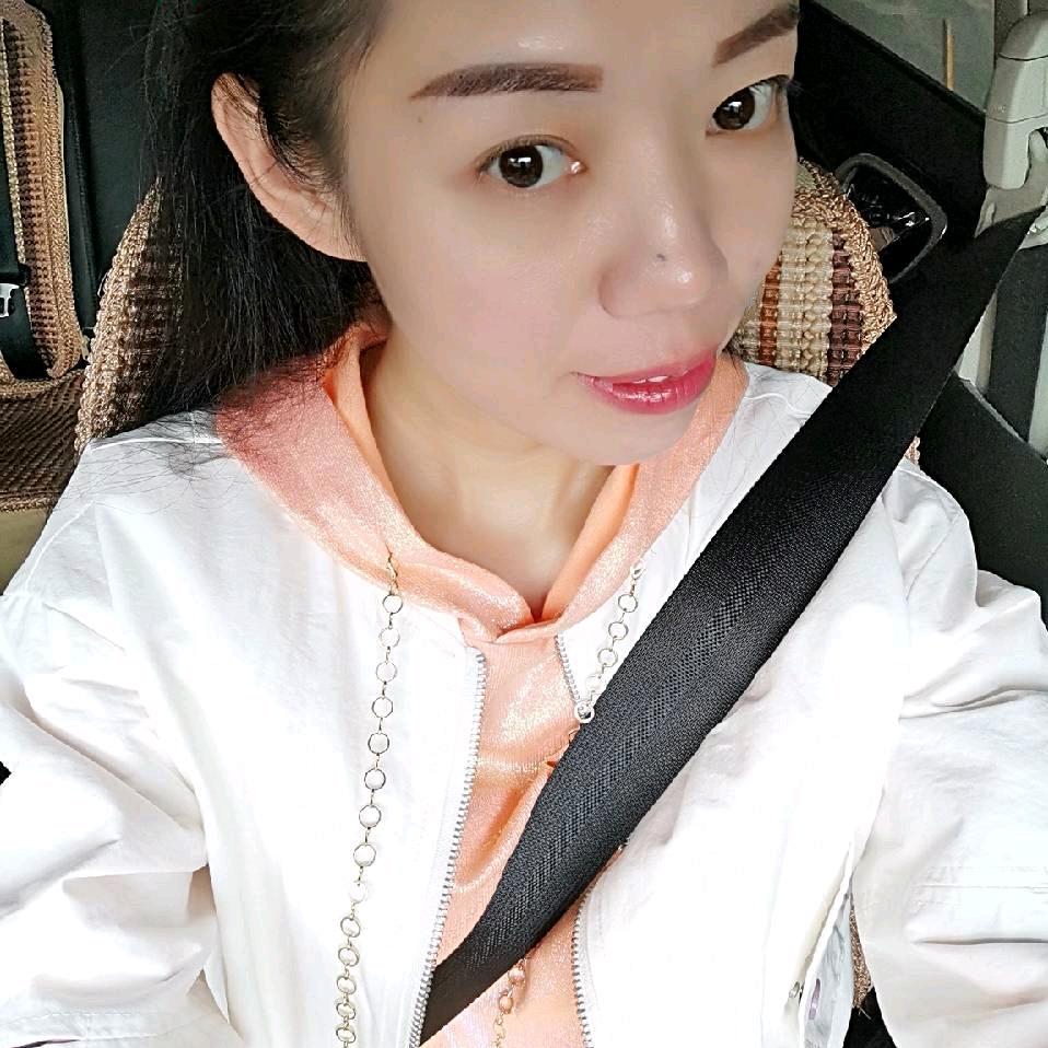 巴黎街头的樱花雨