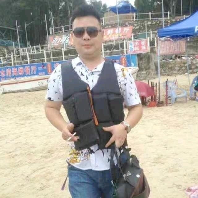 赖锐：职业化台球管理团队.