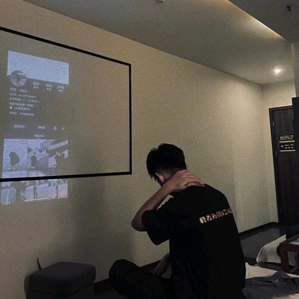 不亮灯的街L