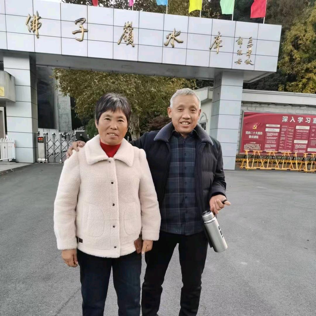 不做大哥好多年