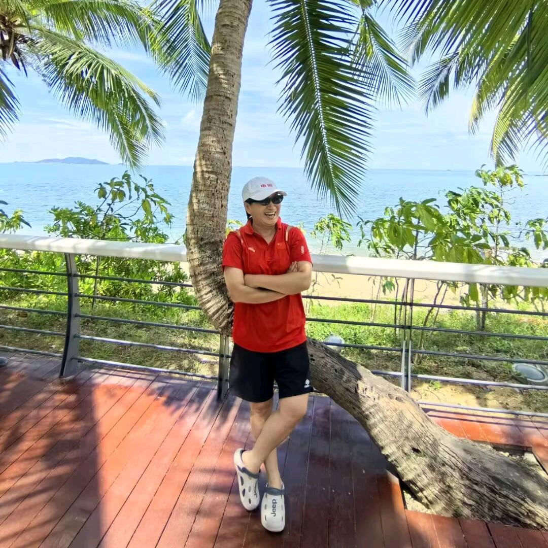 亚洲举重冠军孔姐