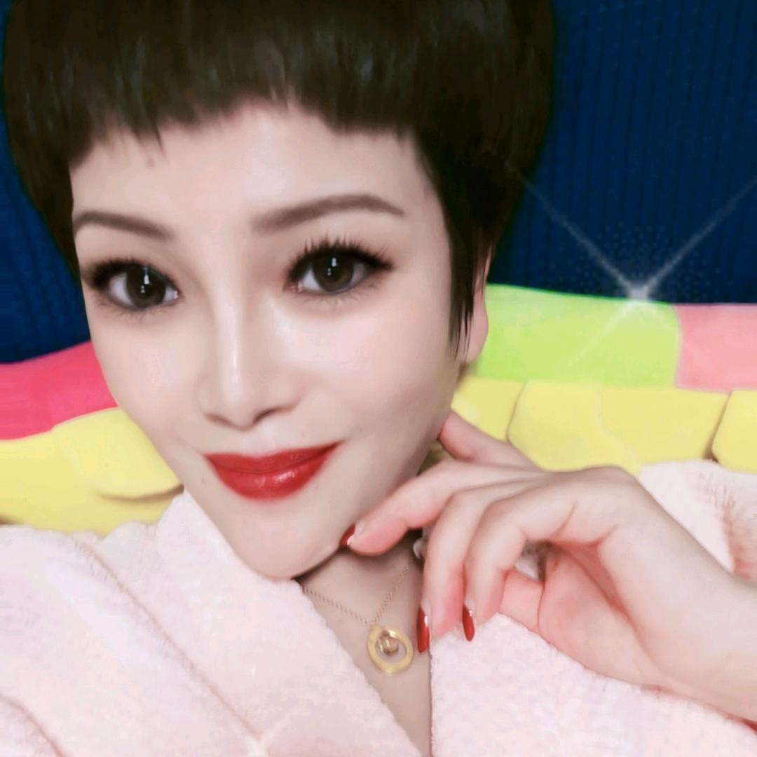 快乐的小女人