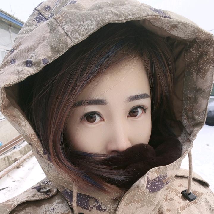 吕玖妮