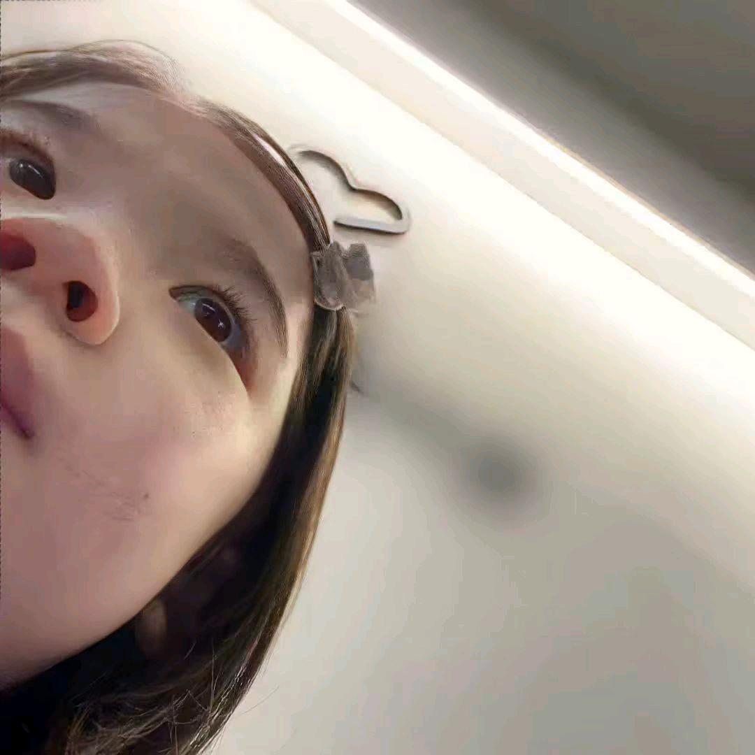 七七