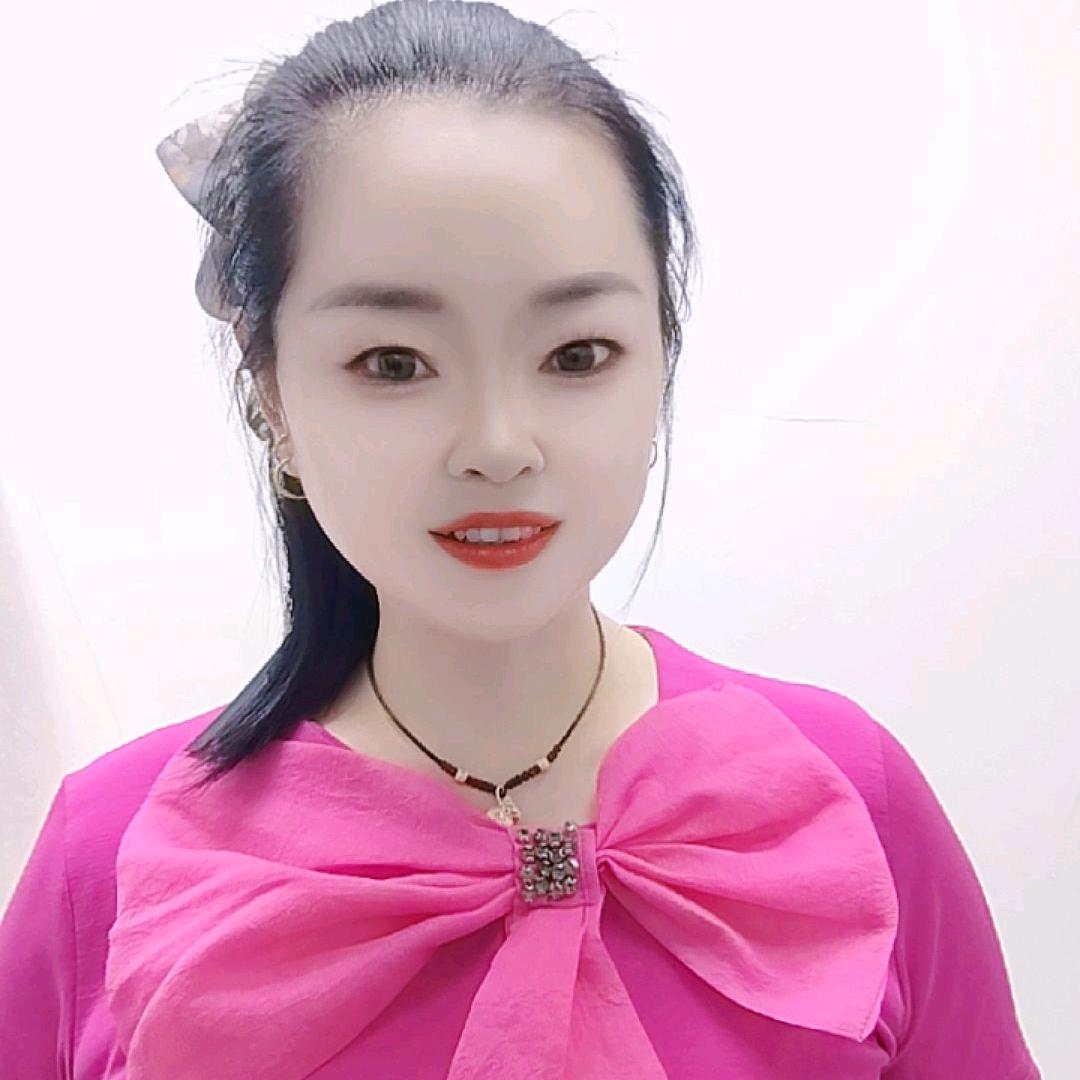 出水芙荣💝蓝精灵幼儿园橱窗好物在这里