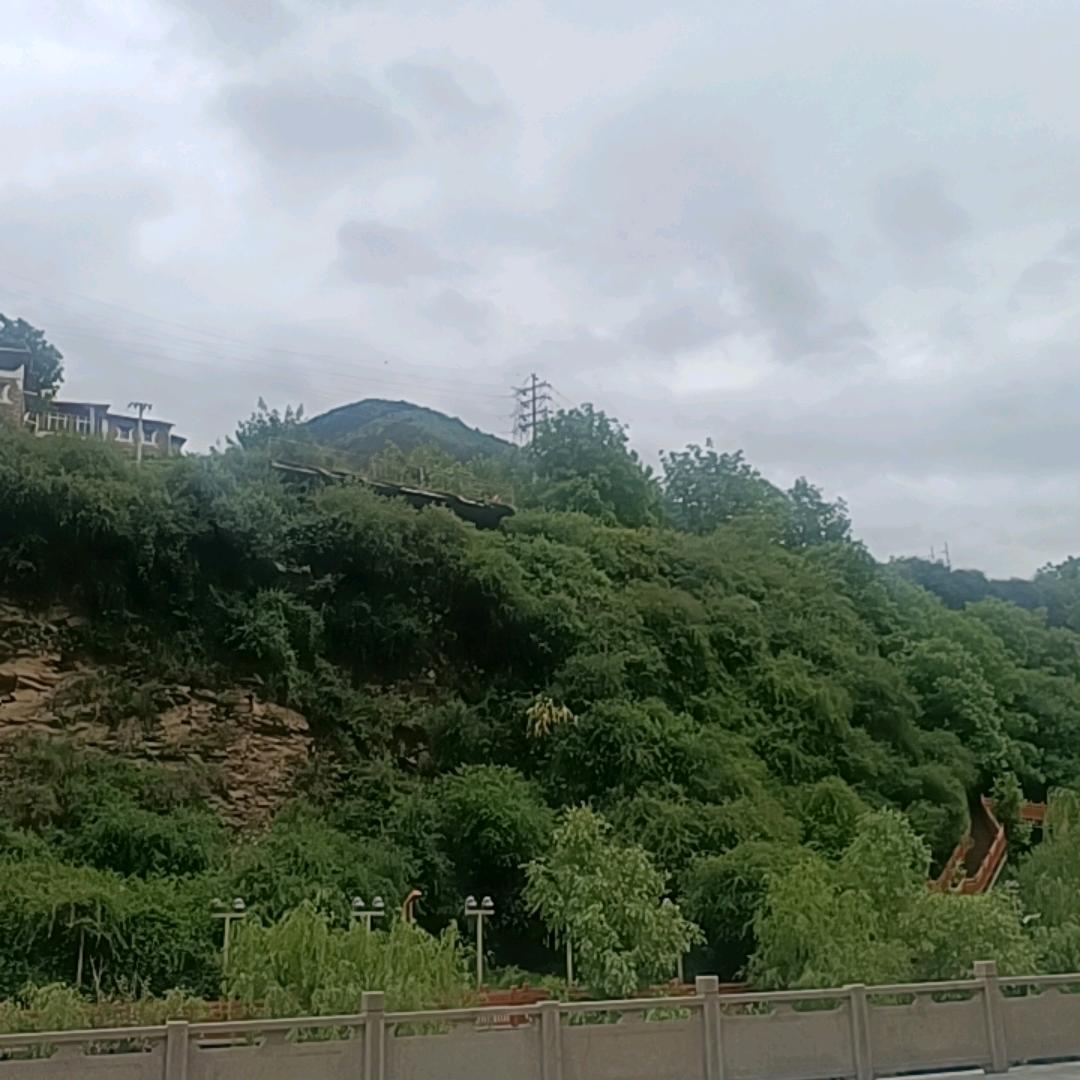 （水果难卖钱难挣衣食难求）