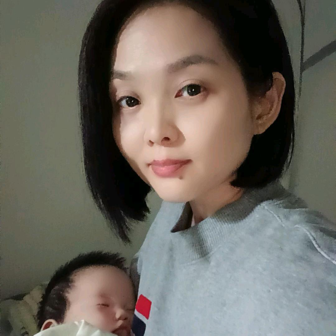 80后月嫂转育婴师琳姐