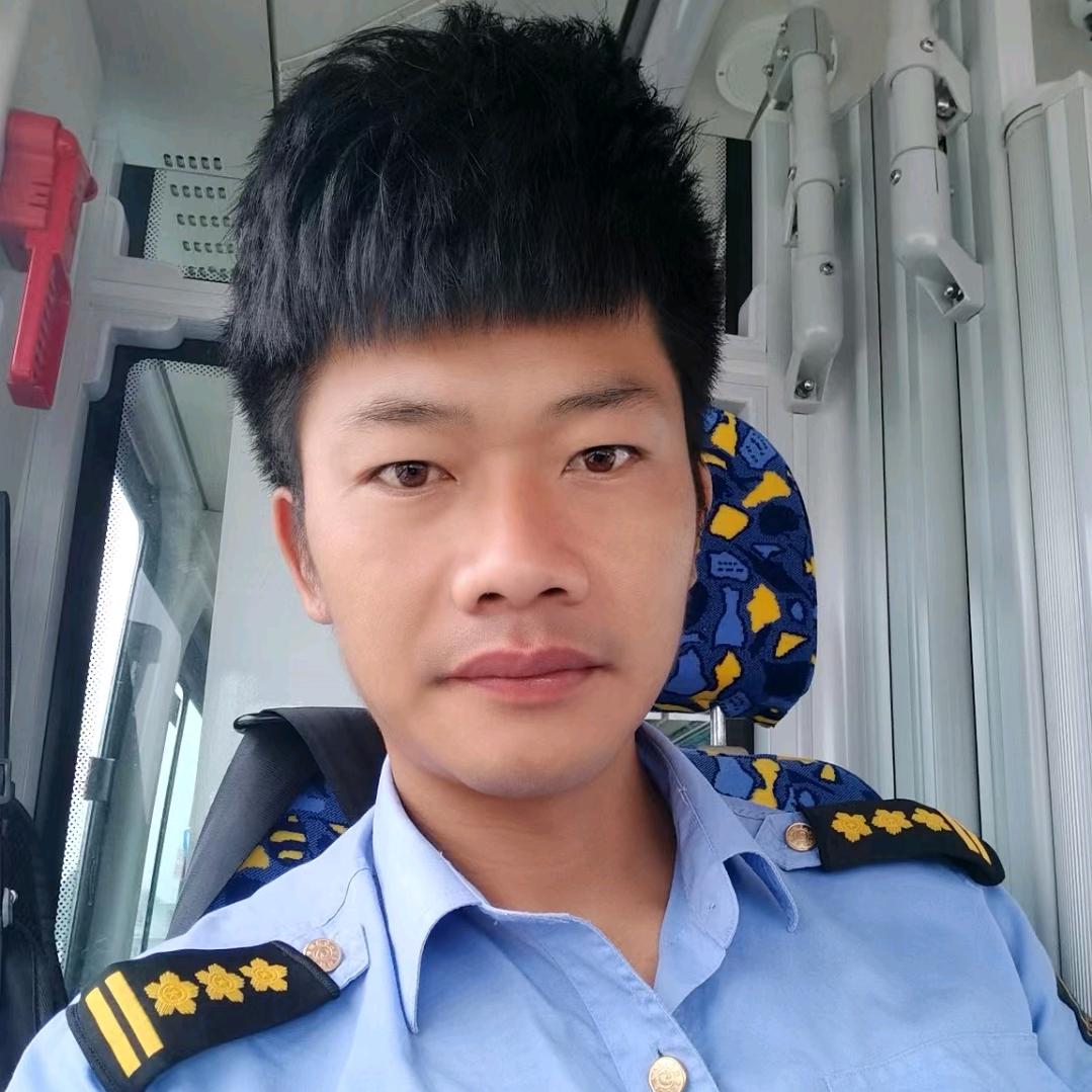 @爱钓鱼的公交司机