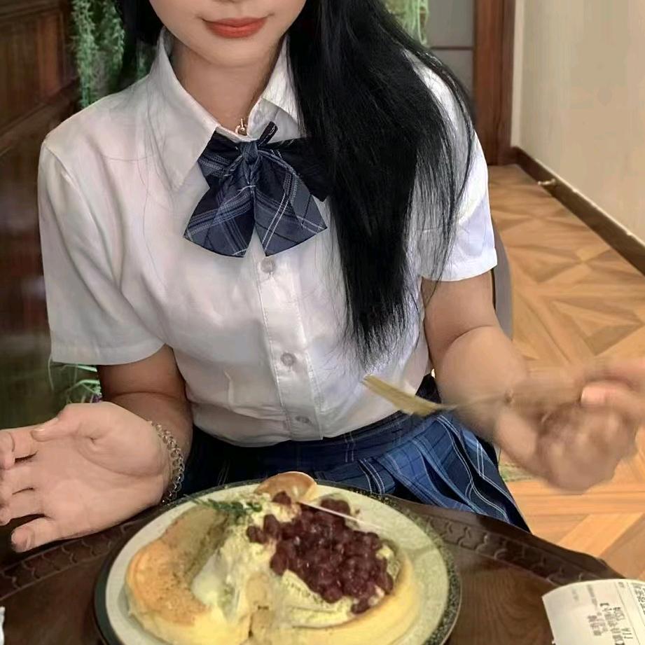 小女孩👧🏻