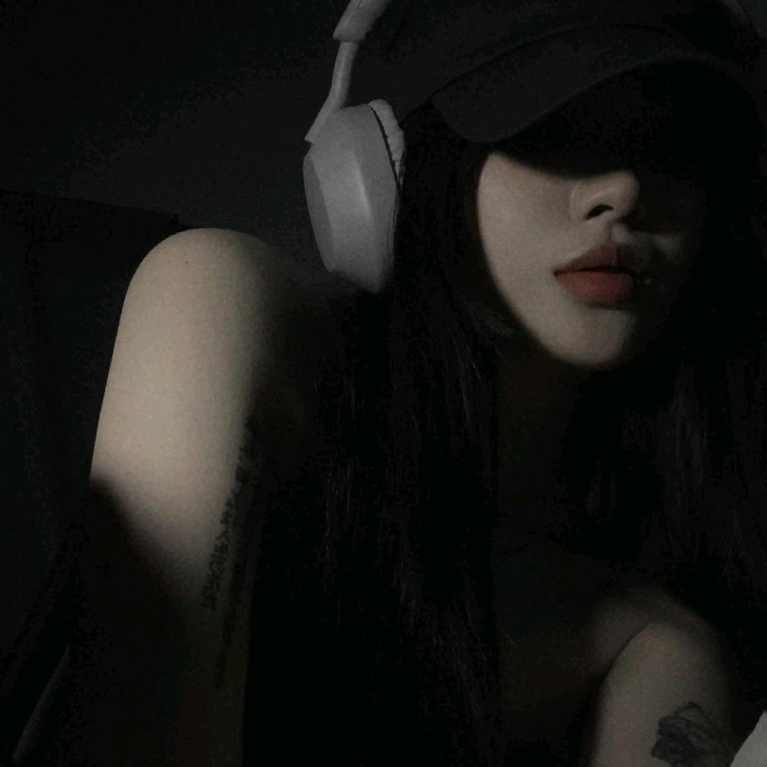 @七七