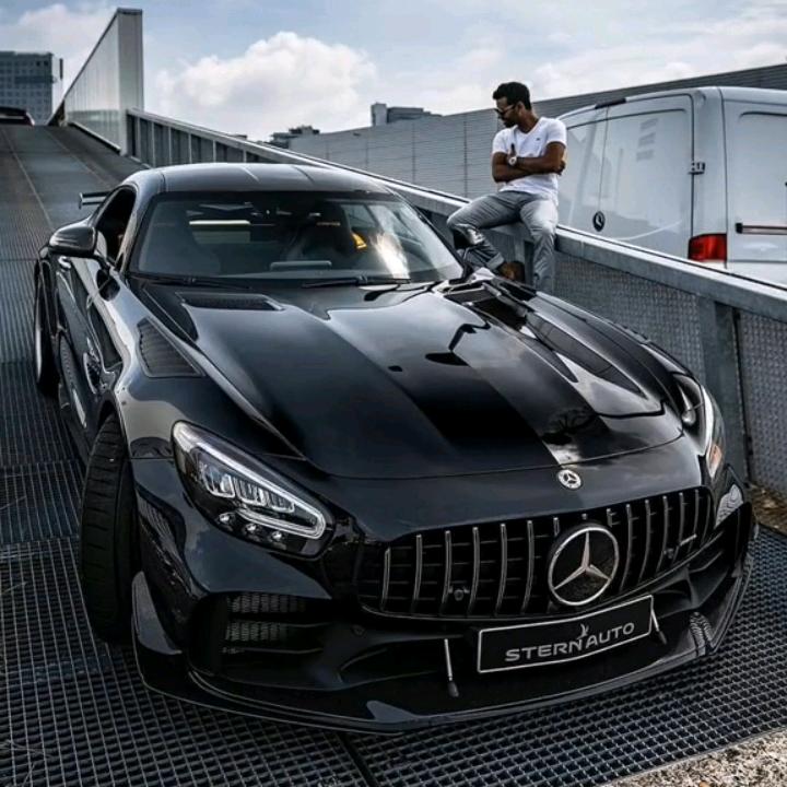 在角落偷偷努力