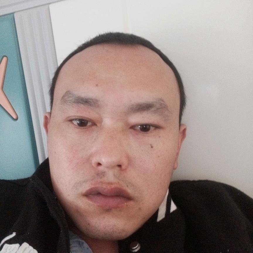 爸爸。