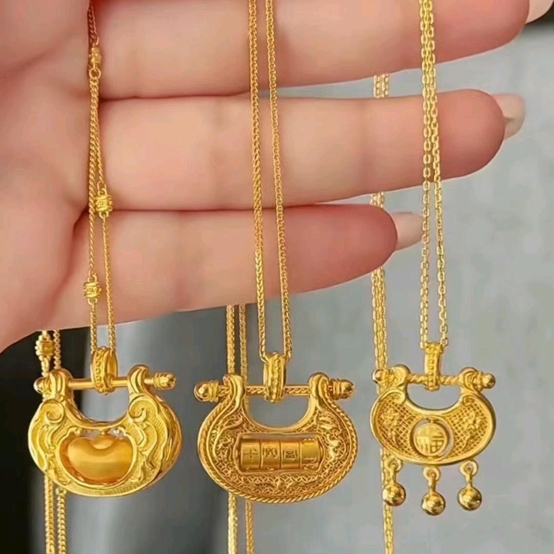 卖黄金珠宝的小姐姐