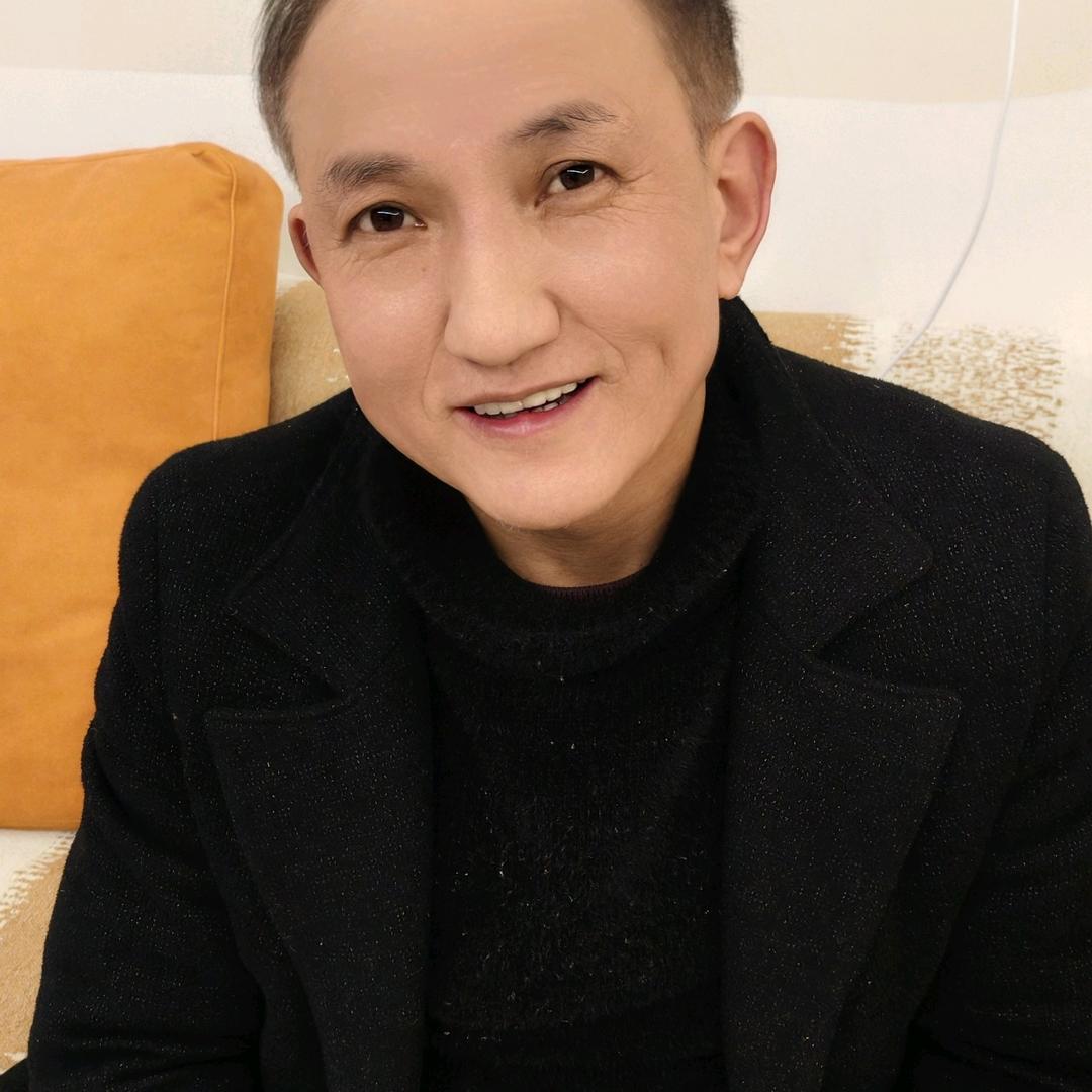 择日哥（每晚8：10直播）