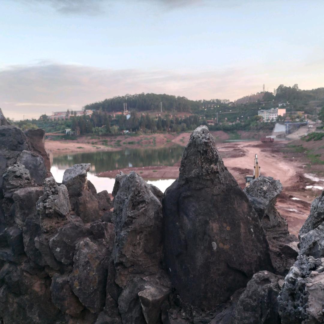 叾屾！独自一 生等你一人