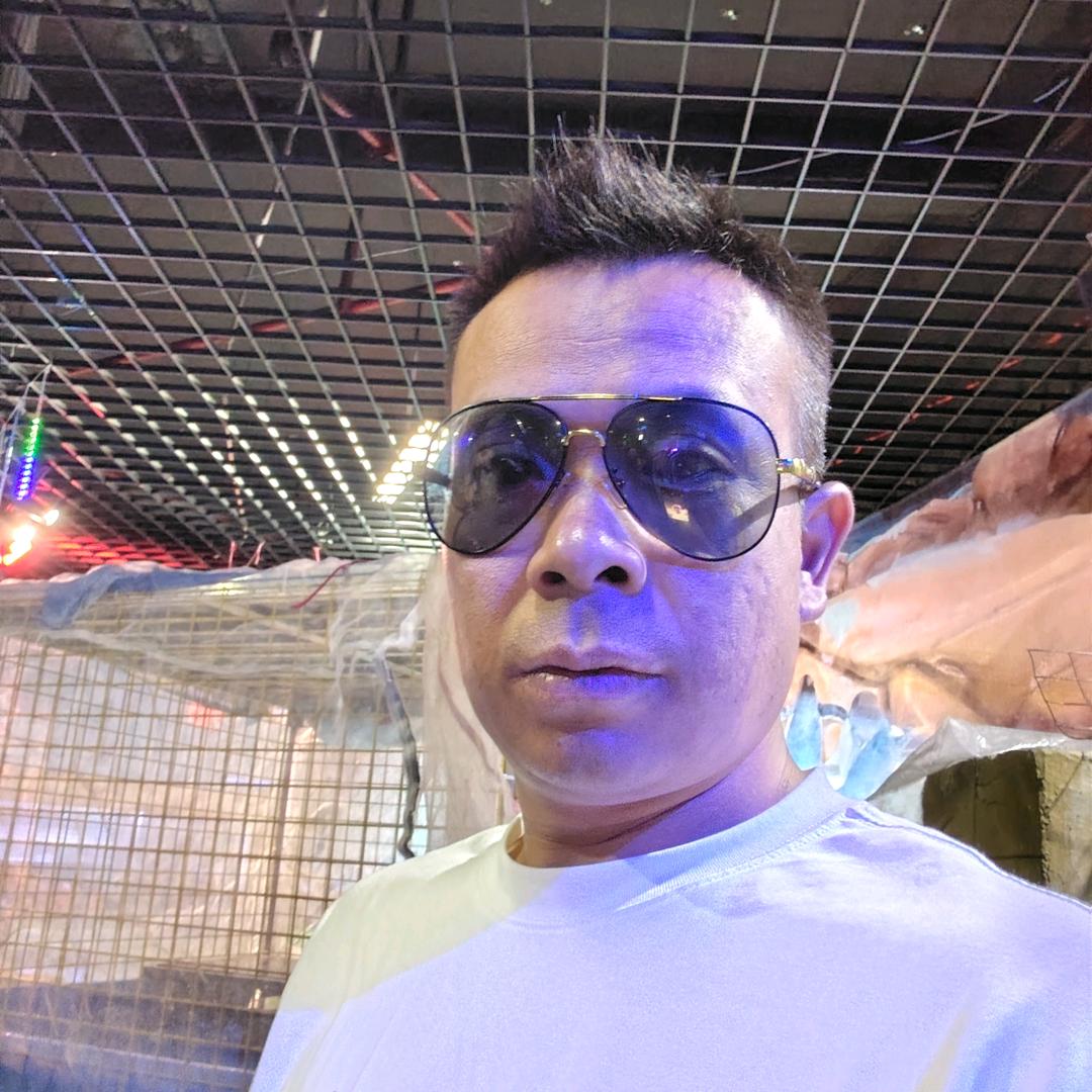 青山一路精洗汽车美容养护中心