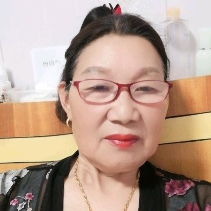 严夕梅