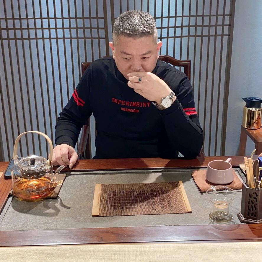鹏哥以酒会友