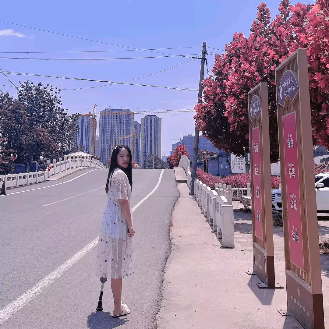 一只小朋友  🌸