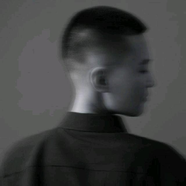 闫利君