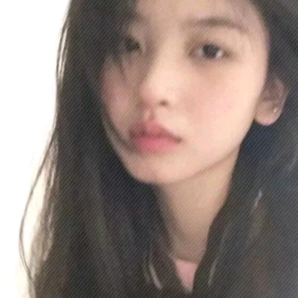 玲.
