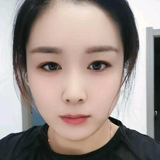 爱运动的小姐姐卖草鸡蛋