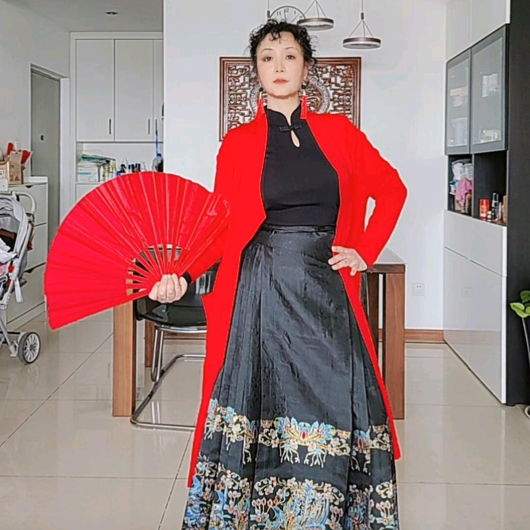 杨二小姐(狮子座)