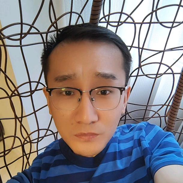 努力生活的阿翟