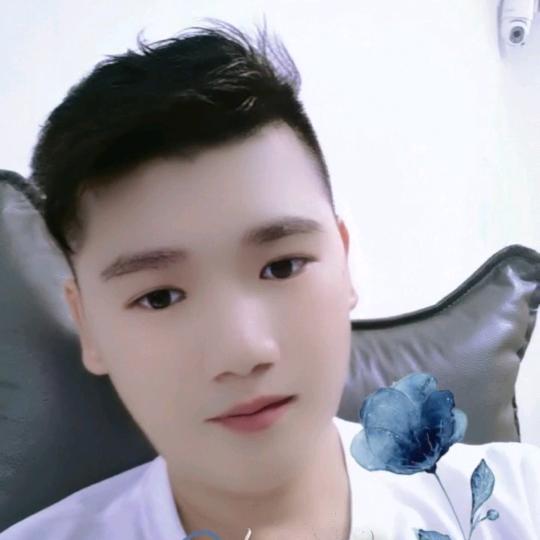 小男孩