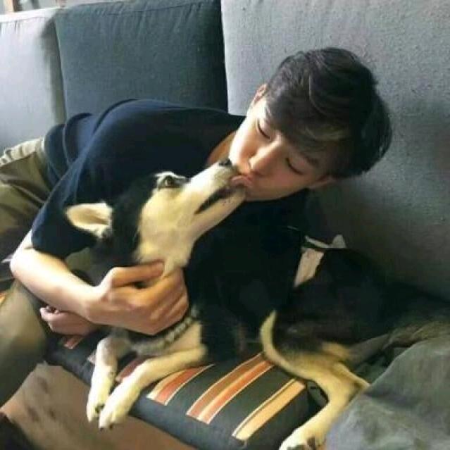 ༂